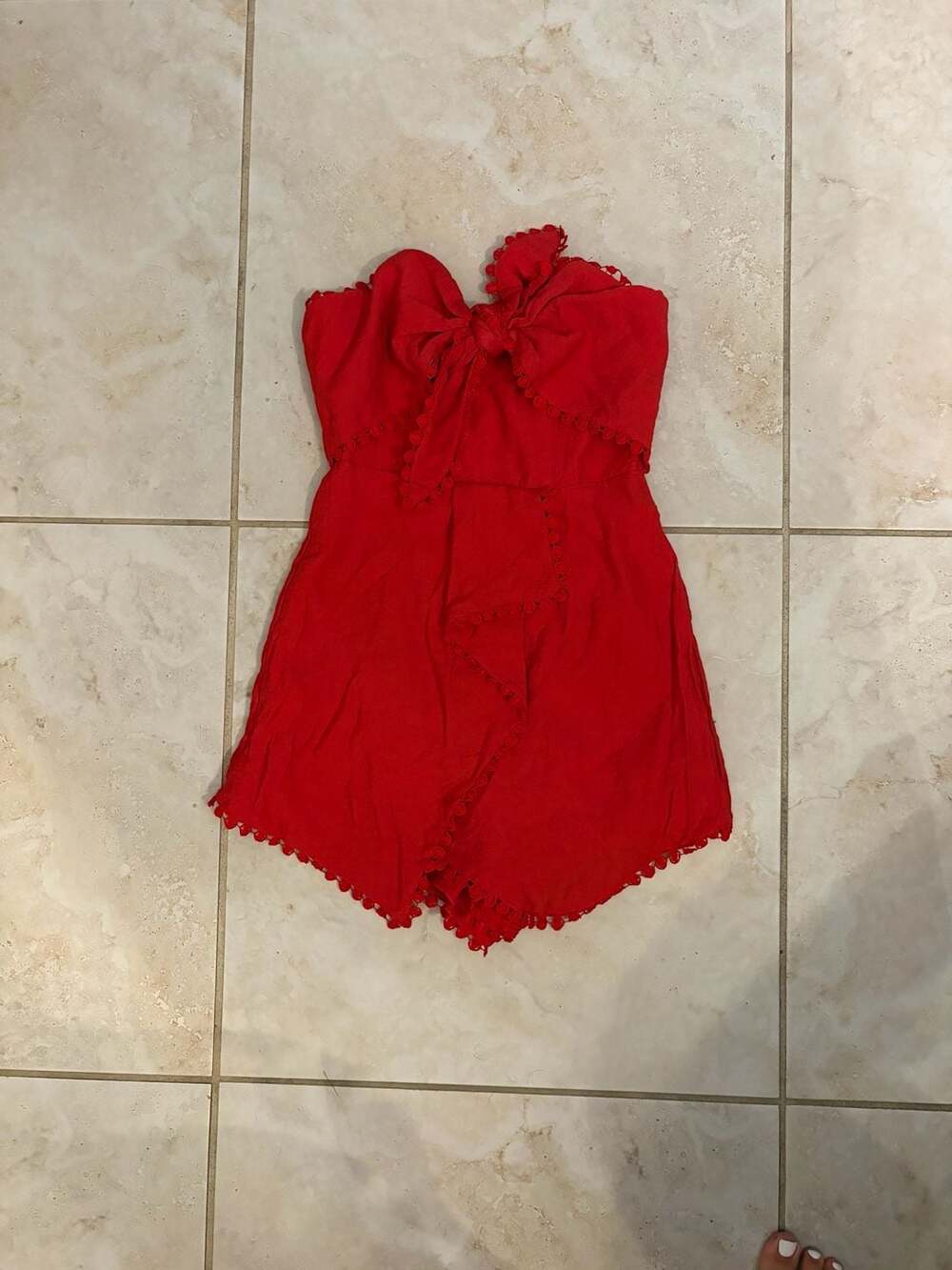 Selfie Leslie Miki Tie-Knot Bust Red Romper
